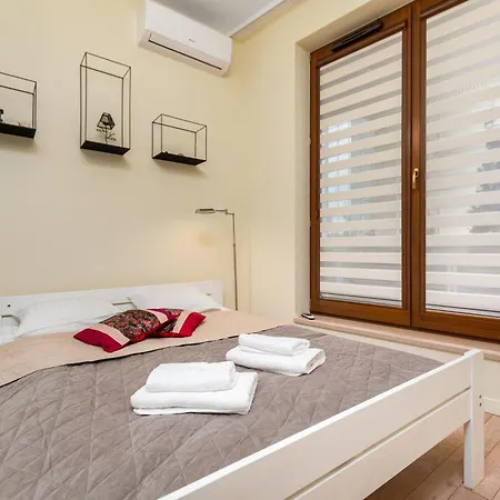 Apartment Solec 24 By Homeprime